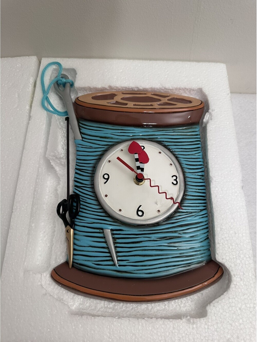 NEW Allen Designs Needle & Thread Whimsical Sewing Pendulum P1810Wall Clock